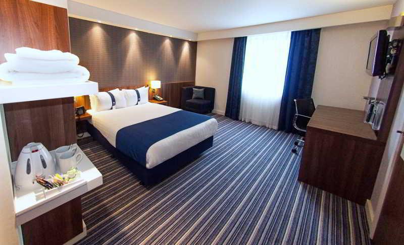 Holiday Inn Express Liverpool Hoylake, An Ihg Hotel Екстериор снимка